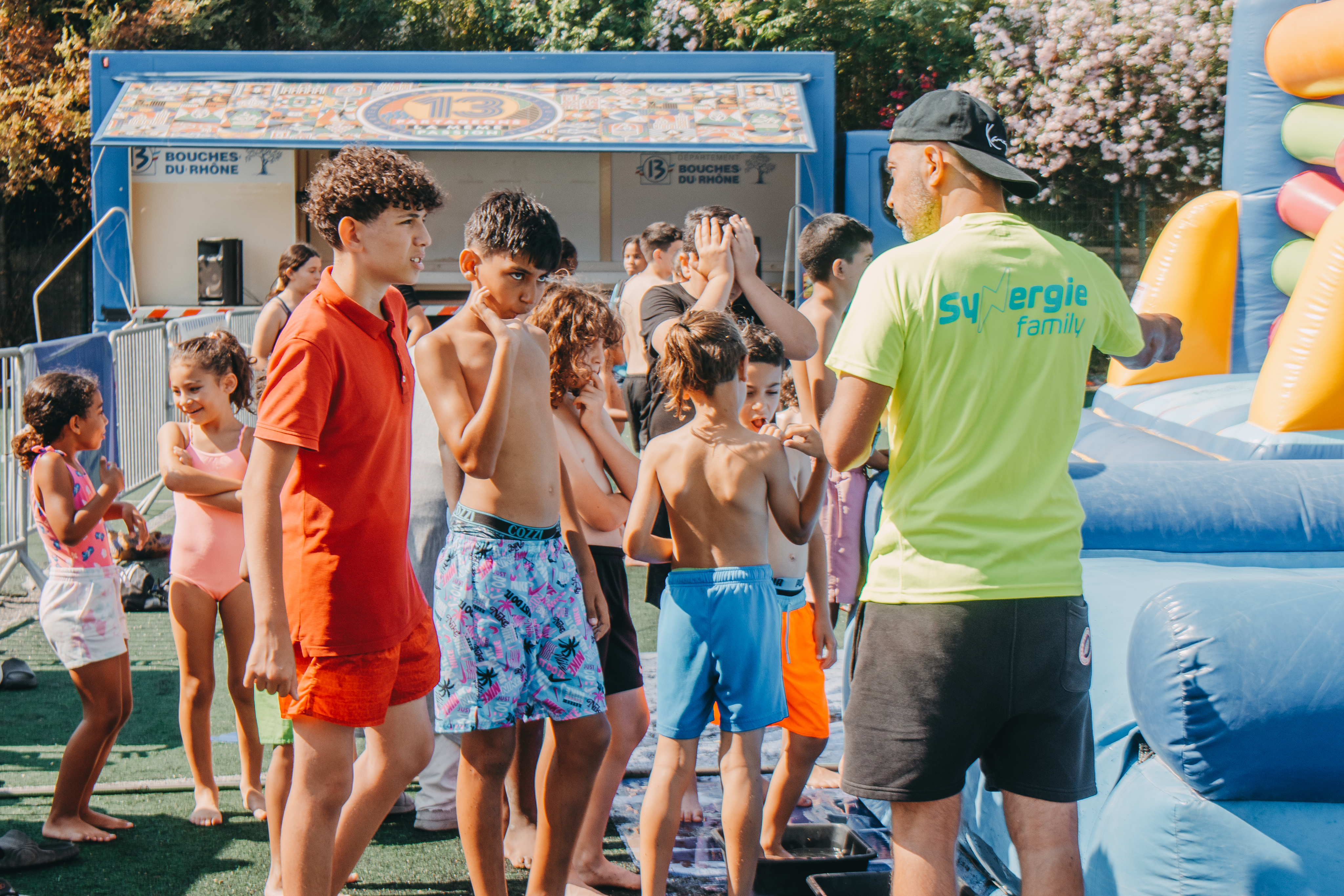 Animateur Synergie Family en action — événement territorial