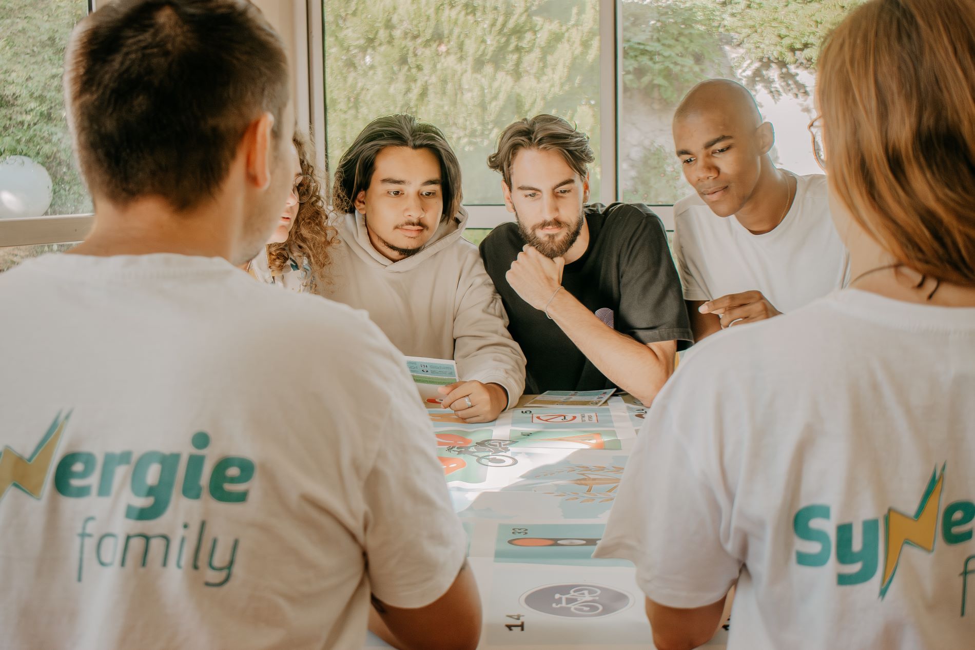 animateurs en formation éducative avec Synergie Family